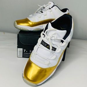 Air jordan 11 retro low closing ceremony sz 7y